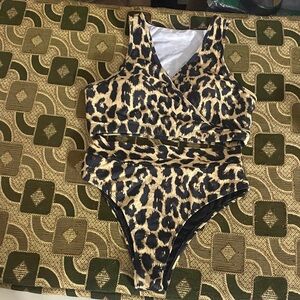 Leopard Print Two-Piece Bikini Set – Size L – New Without Tag